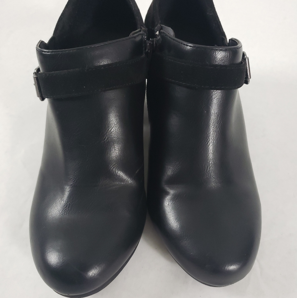 Black American eagle ankle booties